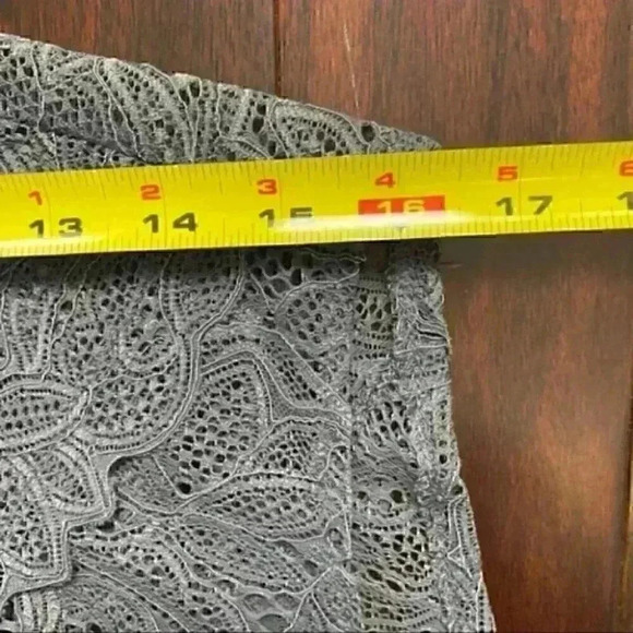 Torrid Blouse Tank Top Sleeveless Lace  Trimmed Tunic Grey Floral Size 4X - Picture 11 of 16